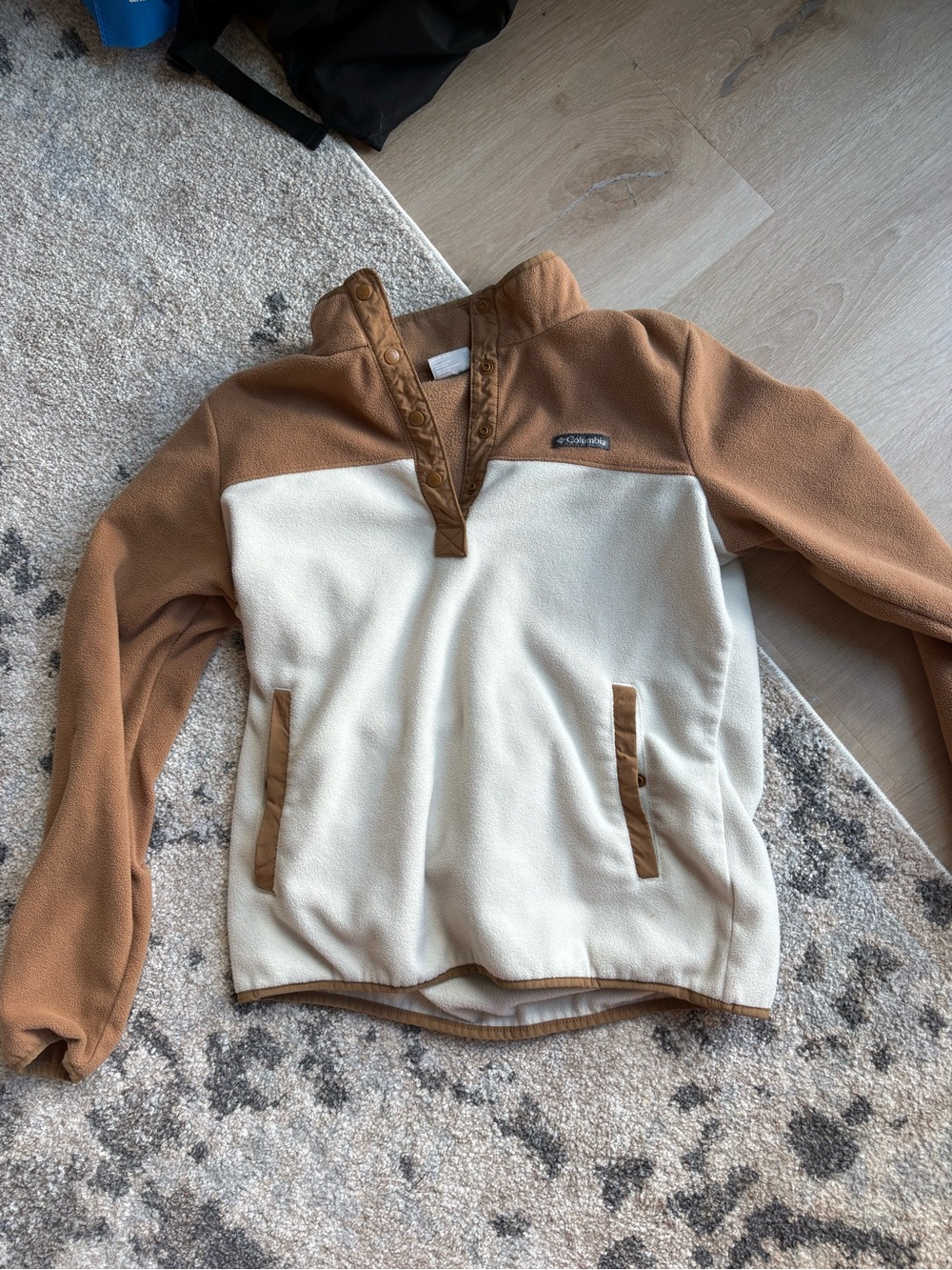 Columbia Two-Tone Fleece Jacket in Cream and Camel